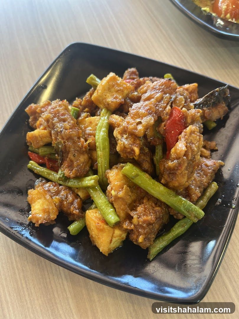 Stir-fried dish with tofu and green beans
