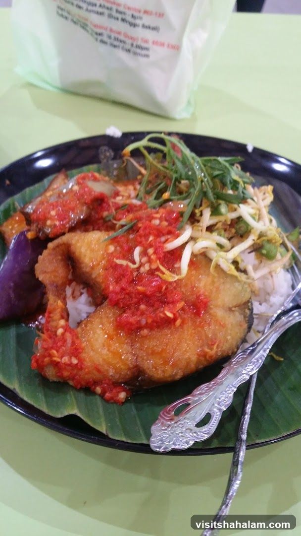 Fried Fish with Chili Sauce and Rice