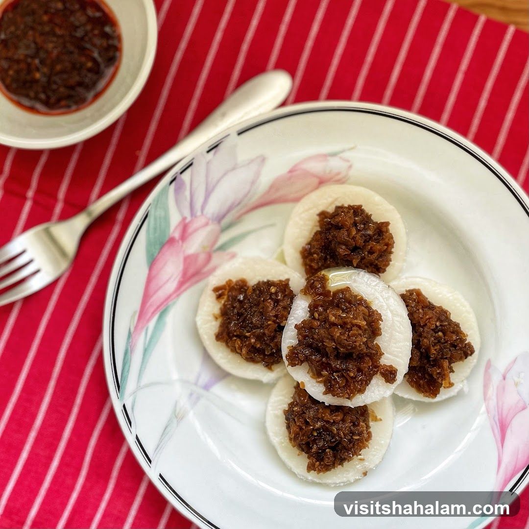 Sweet Rice Cakes with Topping