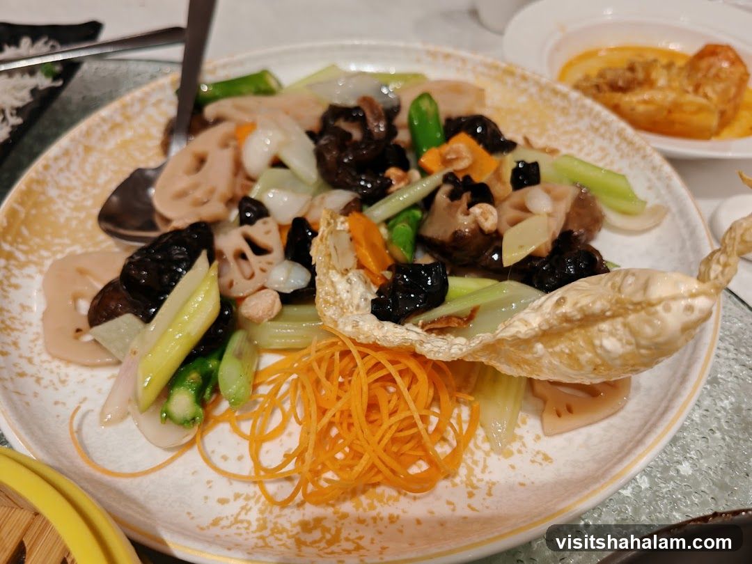 Stir-fried Vegetables with Lotus Root