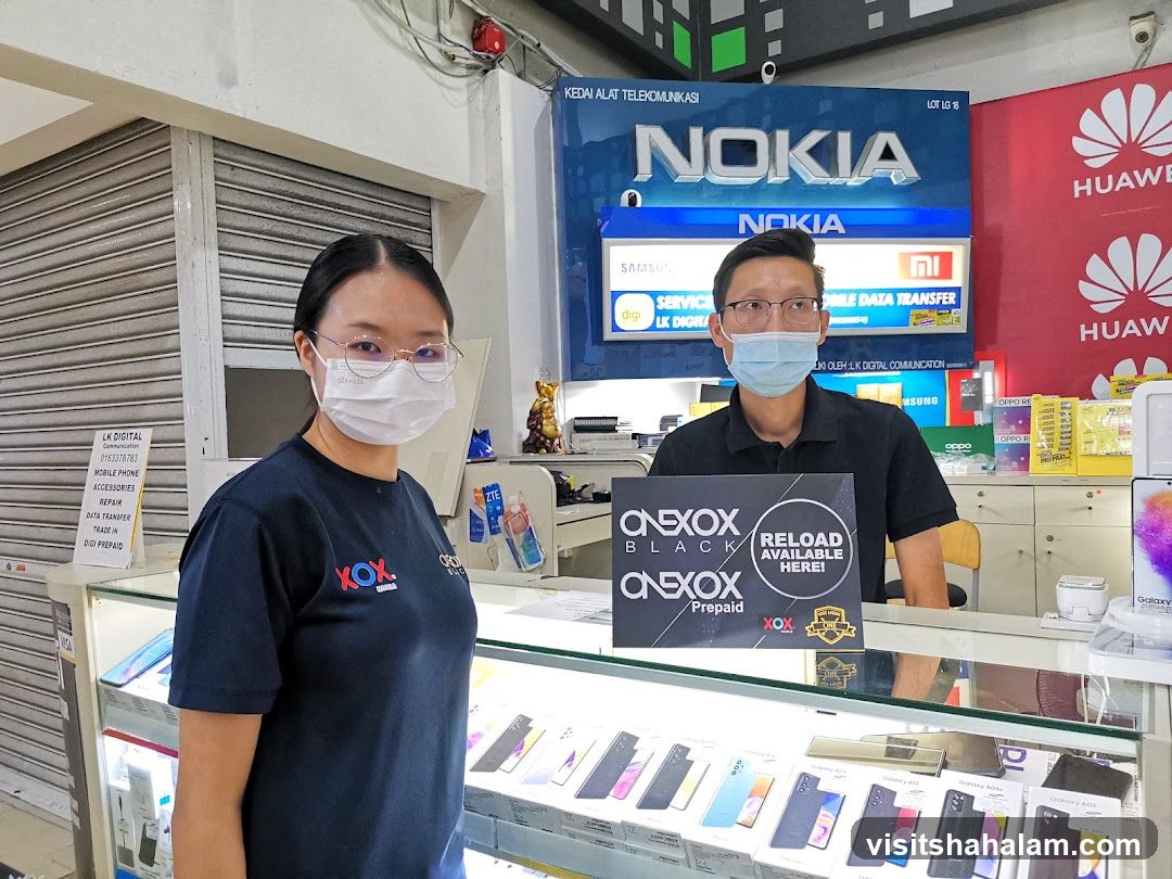 Mobile Phone Store Staff