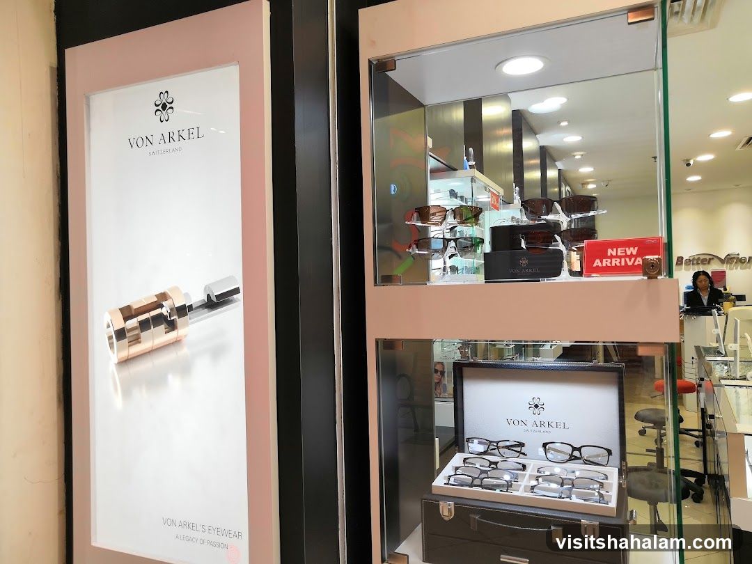 Eyewear Store Display