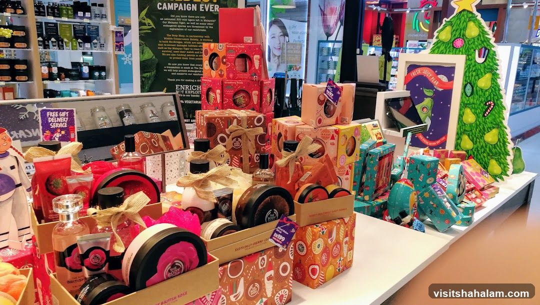 Holiday Gift Display
