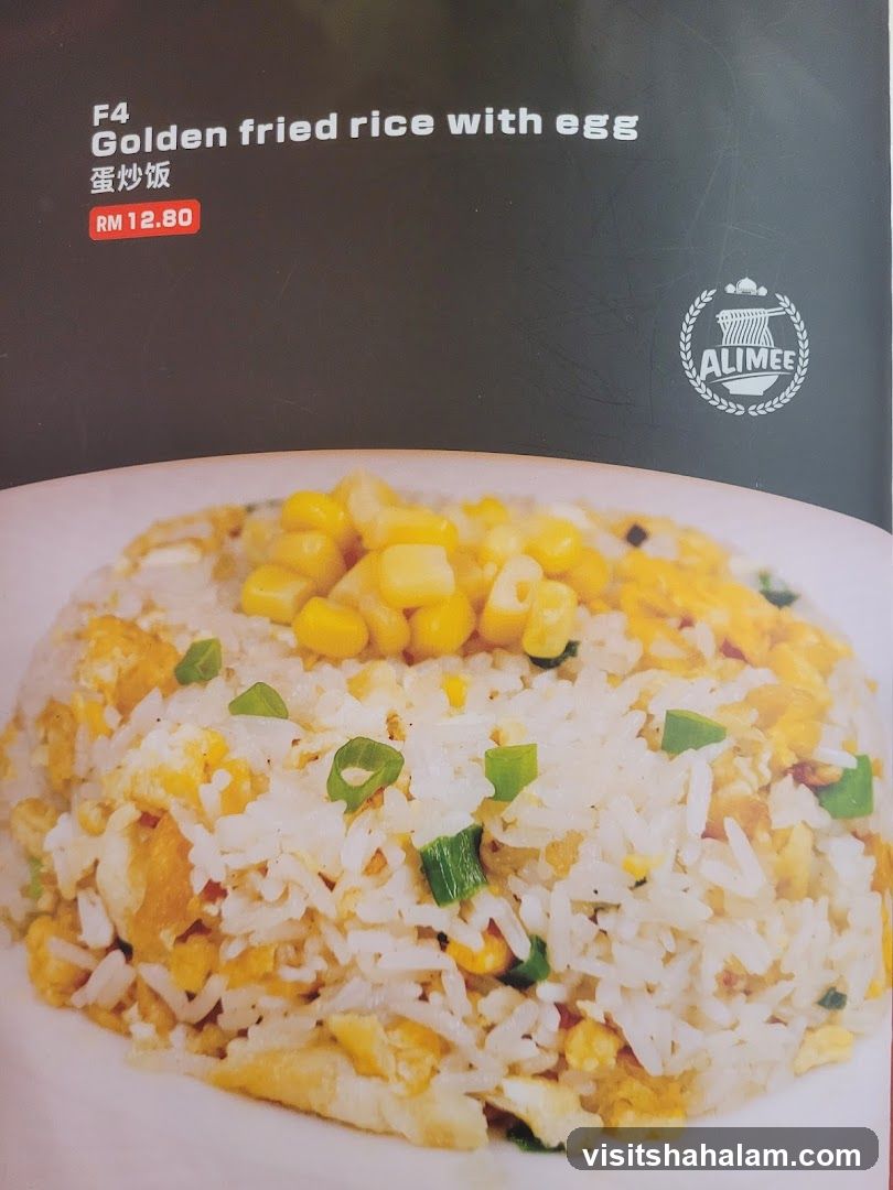 Golden fried rice with egg