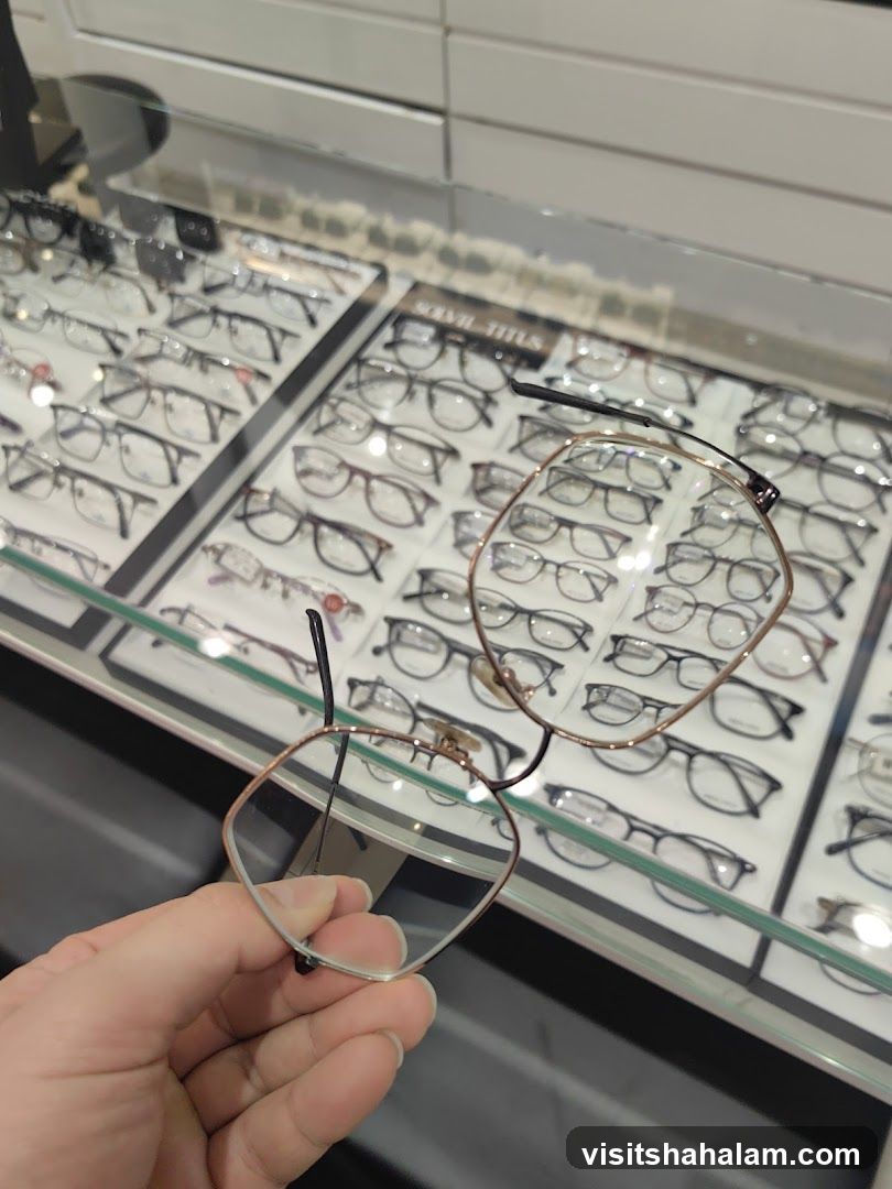 Eyeglasses Display