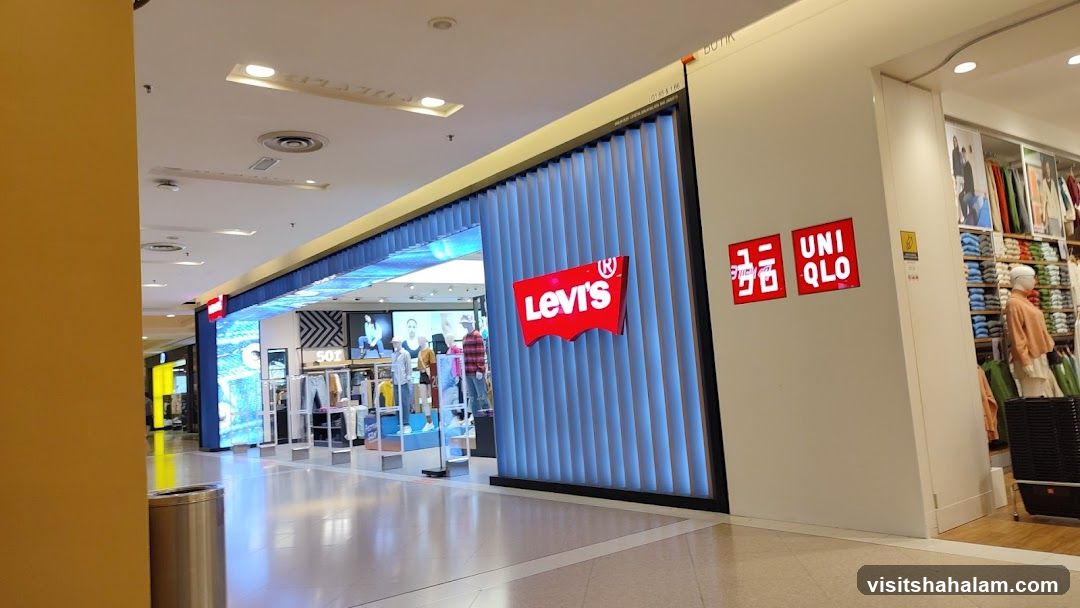 Levi's Clothing Store