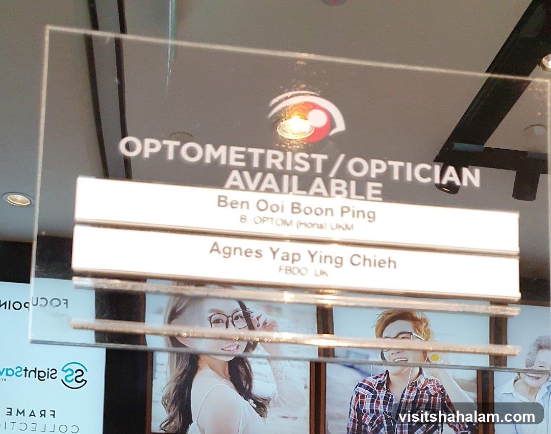 Optometrist/Optician Available Sign