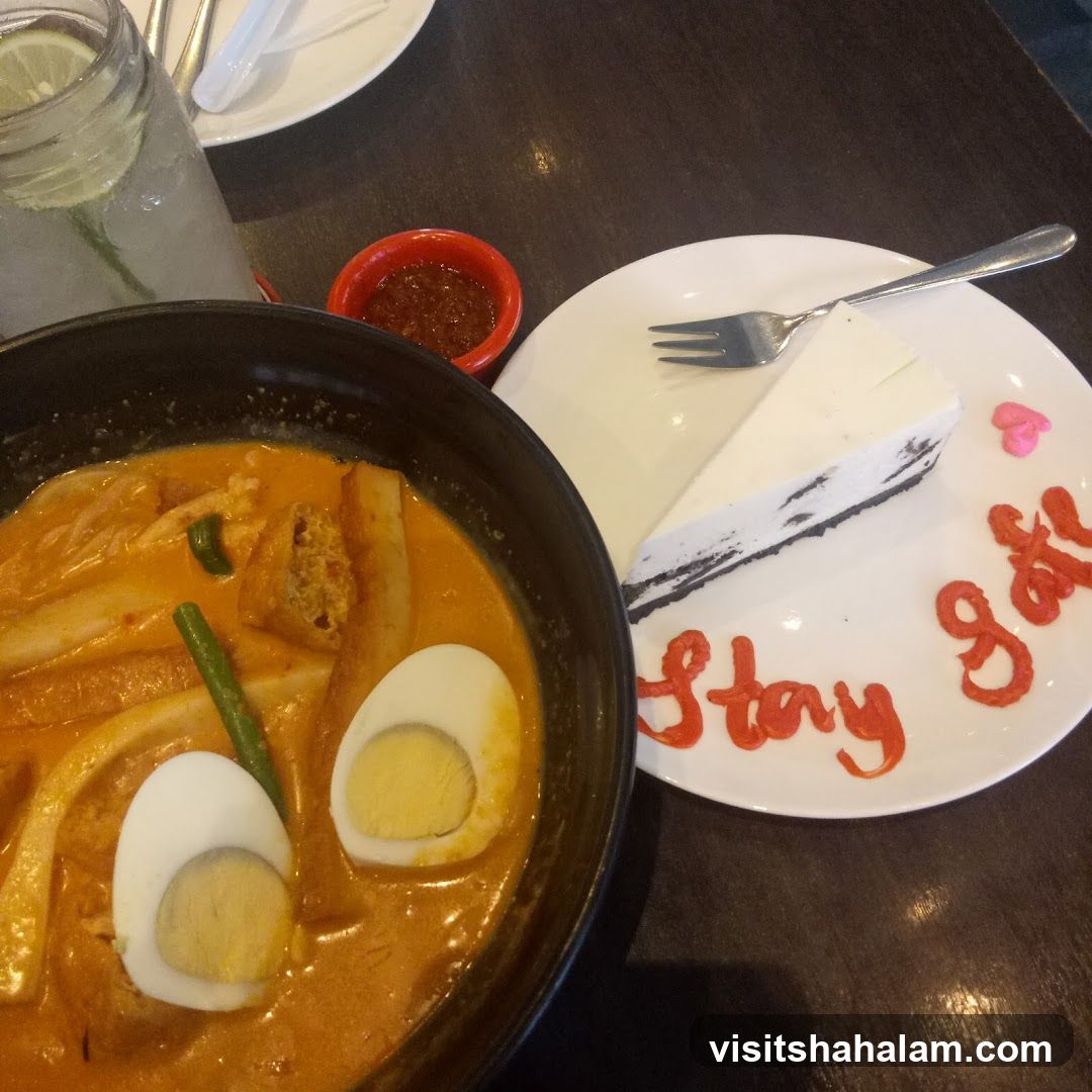 Laksa and Cake