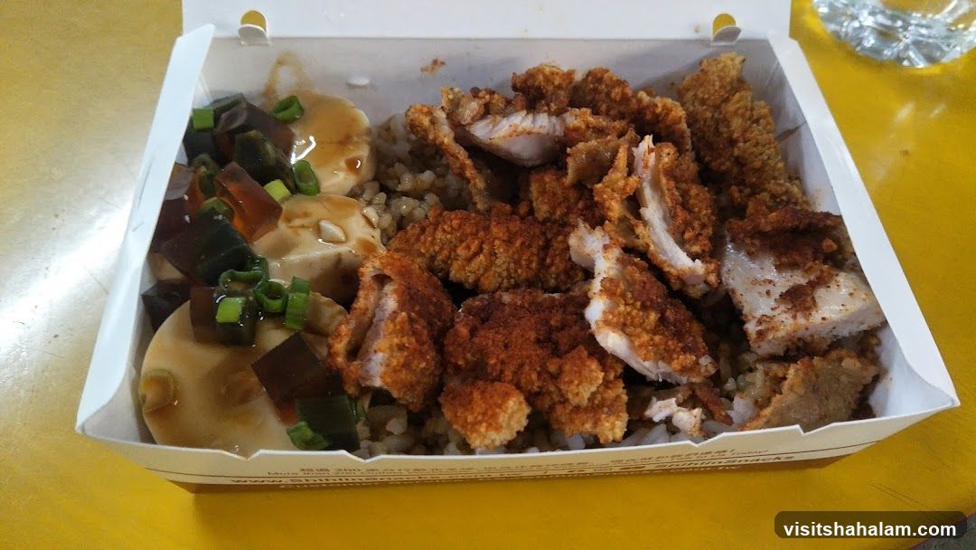 Fried Chicken and Tofu Bento Box