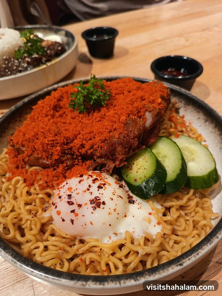 Noodles with Fried Chicken and Egg