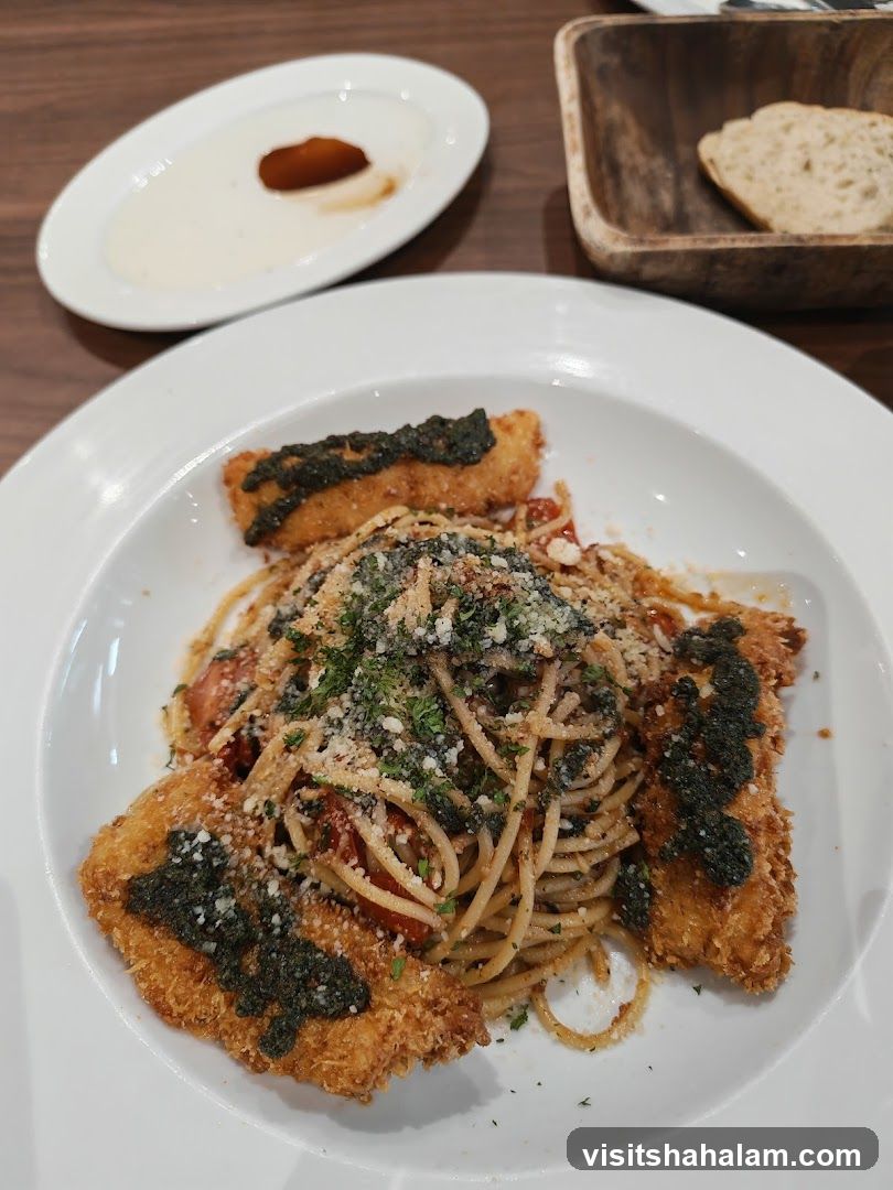 Spaghetti with Fried Chicken