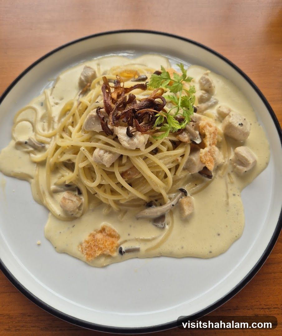 Creamy Pasta with Chicken and Mushrooms