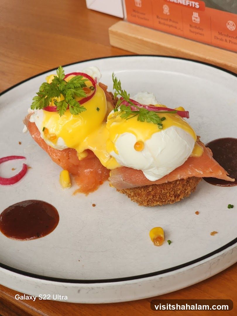 Eggs Benedict with Smoked Salmon