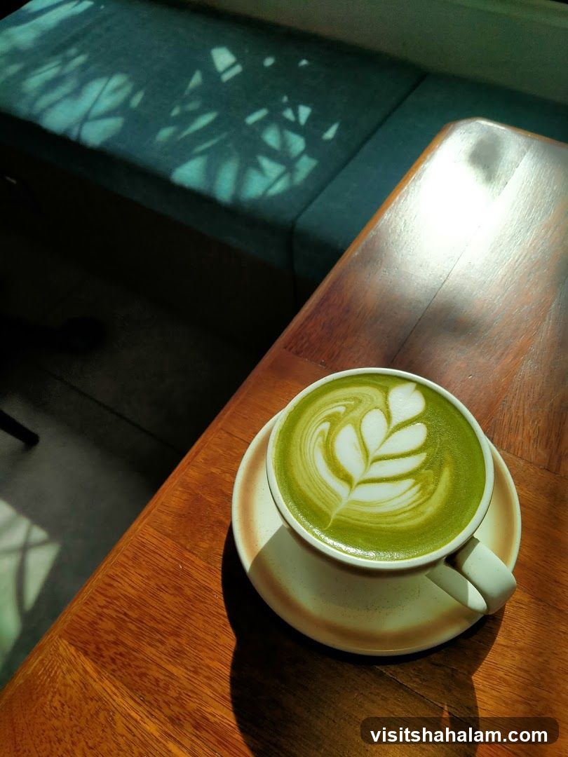 Matcha Latte with Latte Art
