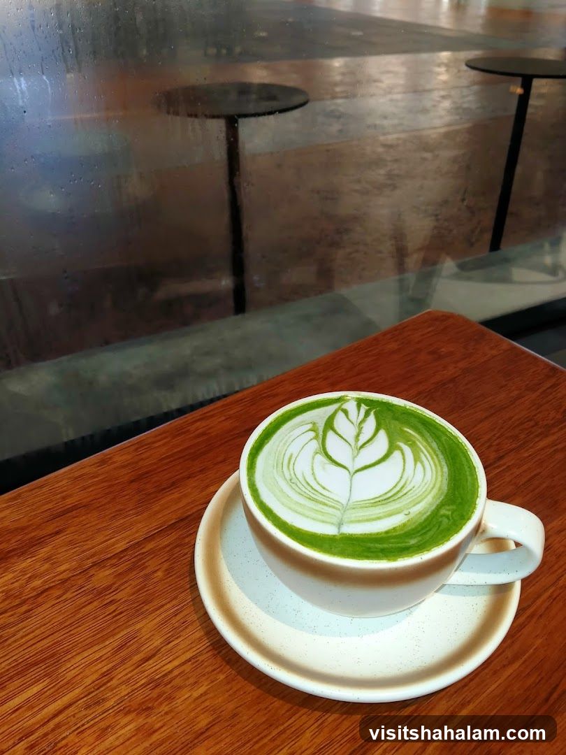 Matcha Latte with Latte Art