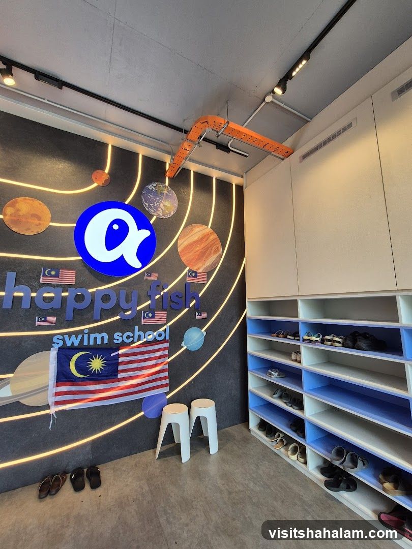 Happy Fish Swim School Interior