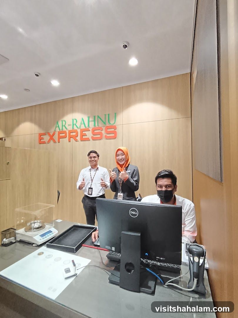 Ar-Rahnu Express Staff