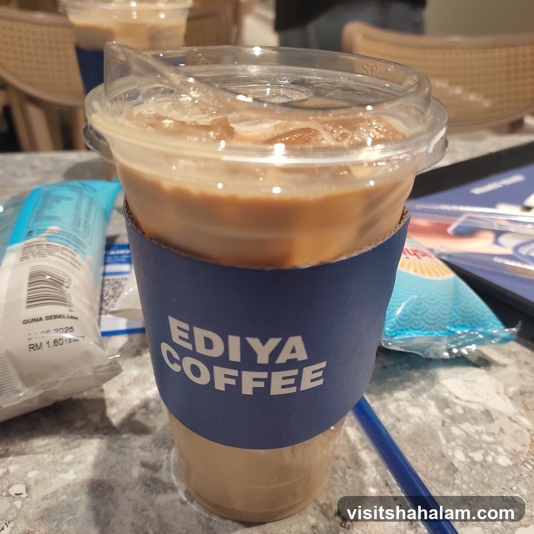 Iced Coffee with EDIYA COFFEE Sleeve