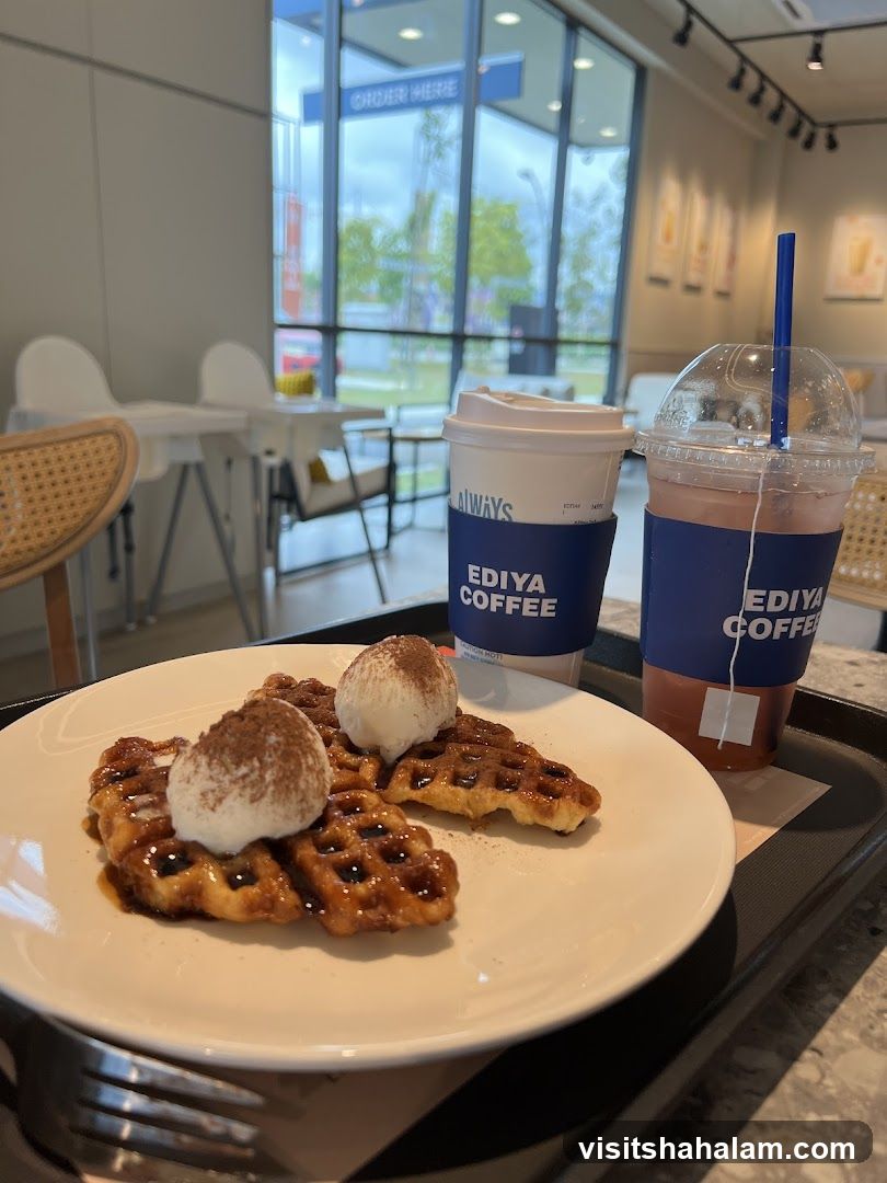 Waffles and drinks at Ediya Coffee