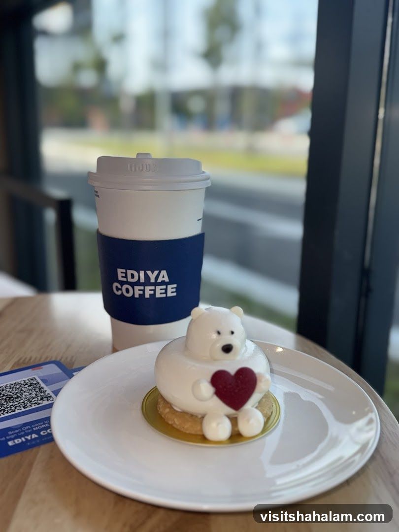 EDIYA COFFEE bear cake and drink