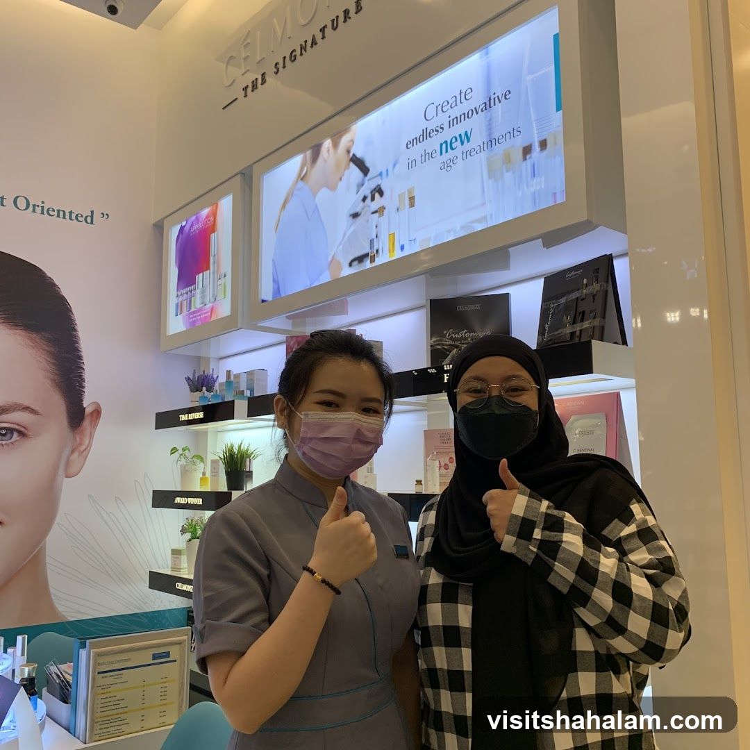Two Women Giving Thumbs Up in a Skincare Clinic