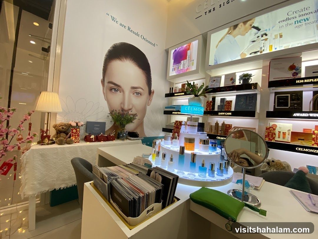 Cosmetics Display