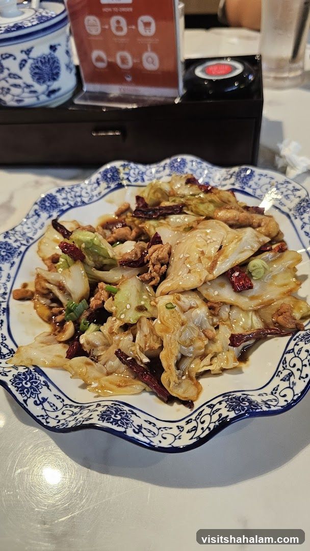 Stir-fried Cabbage with Meat