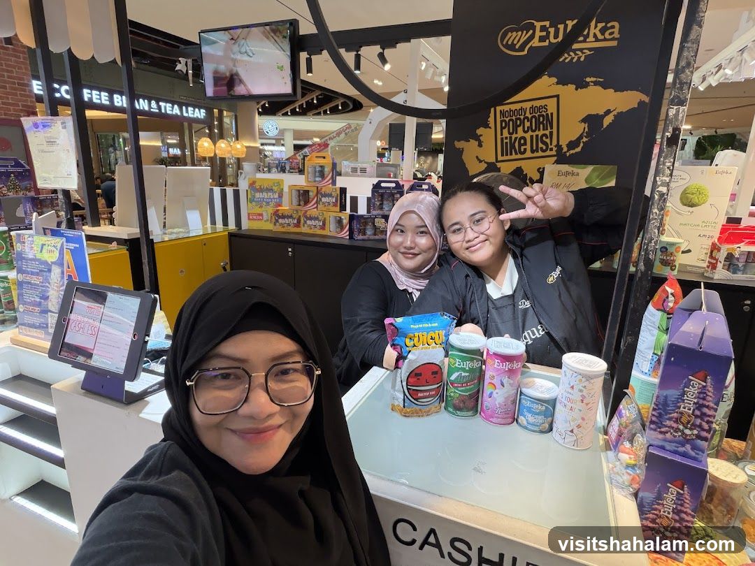 Popcorn Stand Staff