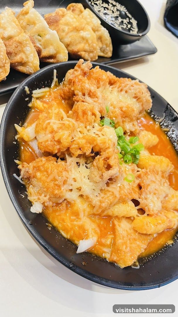 Fried Chicken and Tteokbokki with Cheese