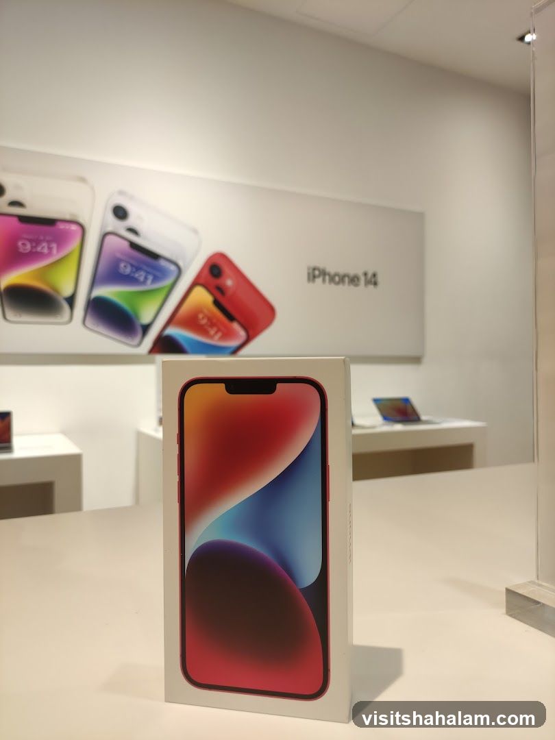 iPhone 14 Box Display