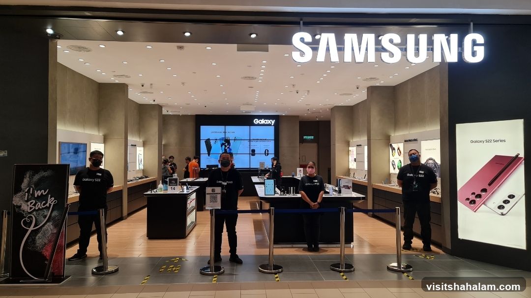 Samsung Store Entrance