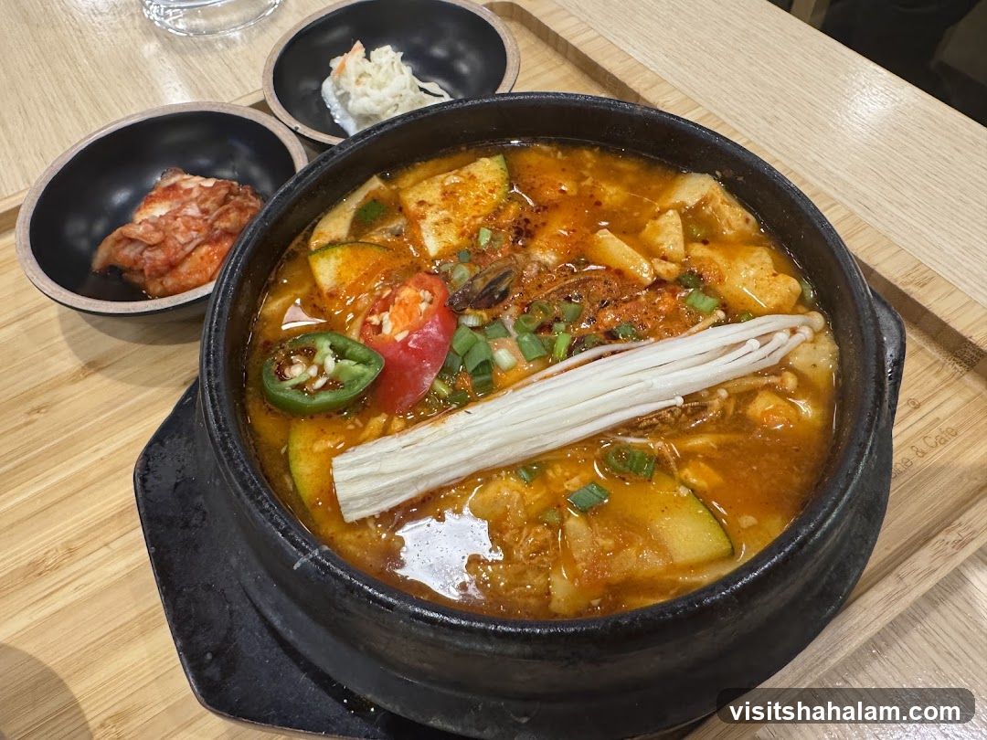 Korean Stew with Side Dishes
