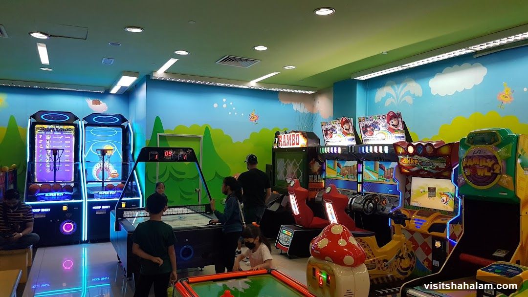 Arcade with various games