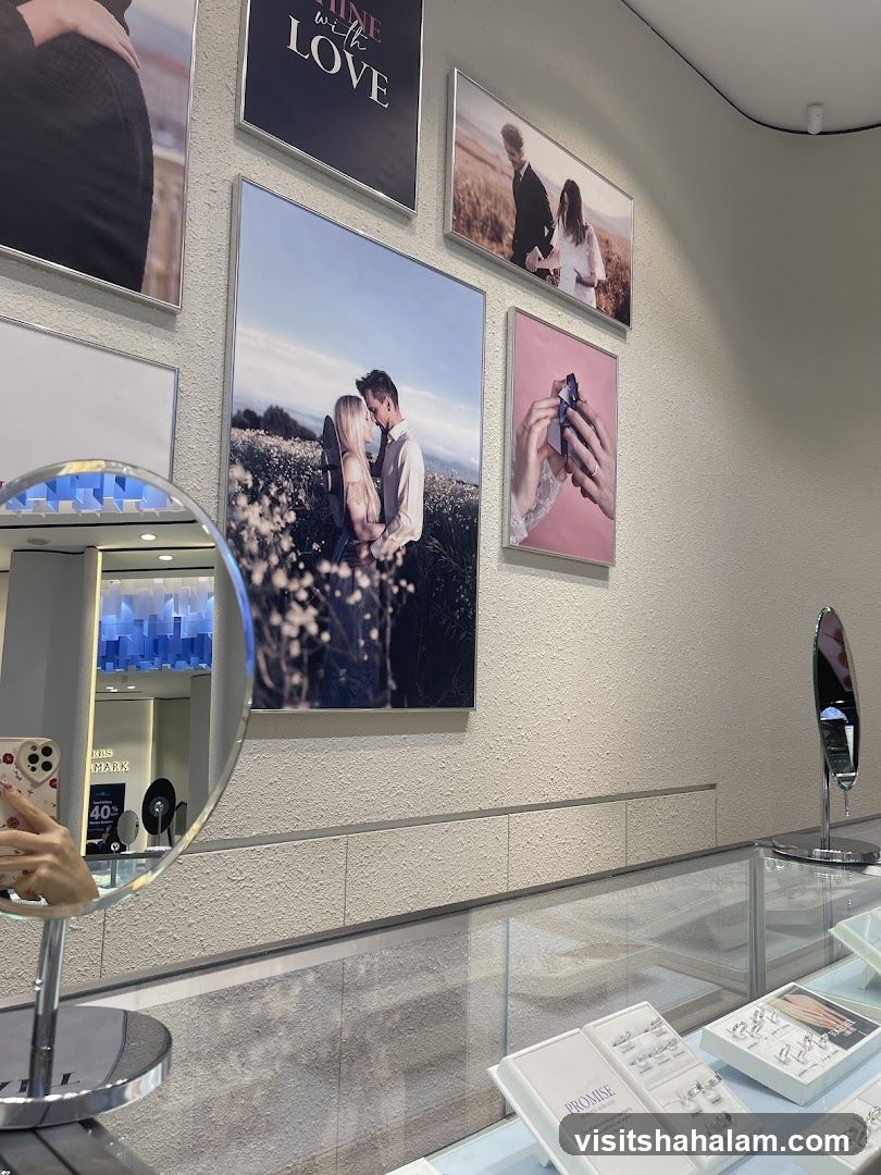 Jewelry Store Display