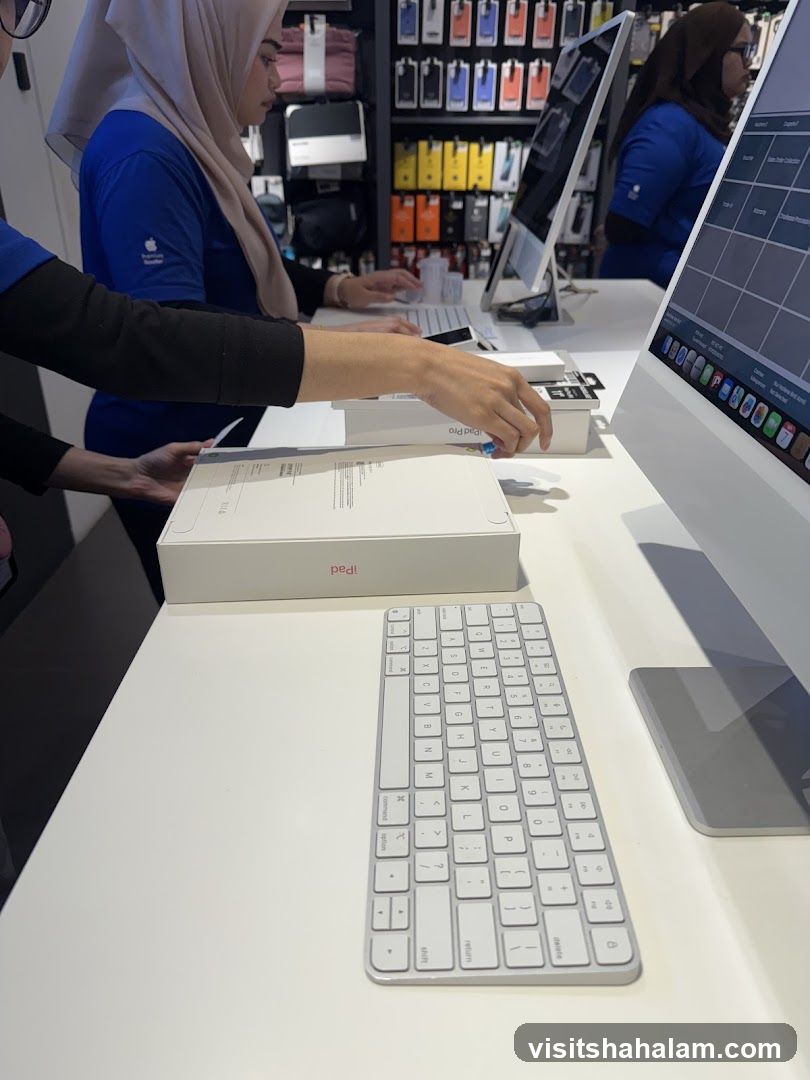 Apple Store Display