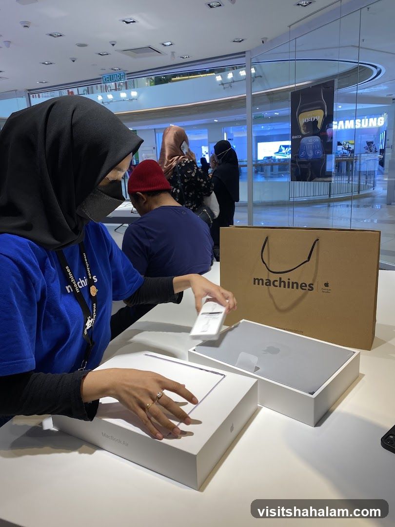 Unboxing a MacBook Air