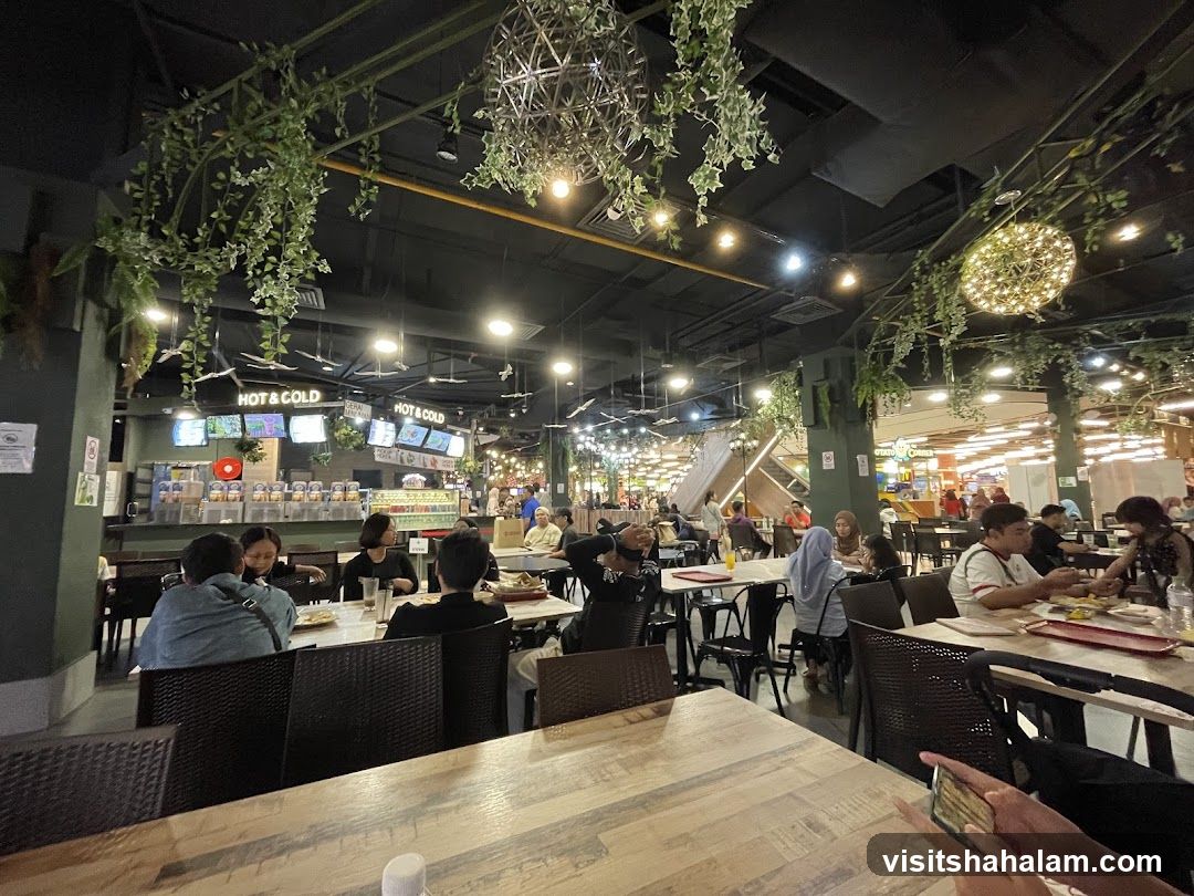 Food Court Dining Area