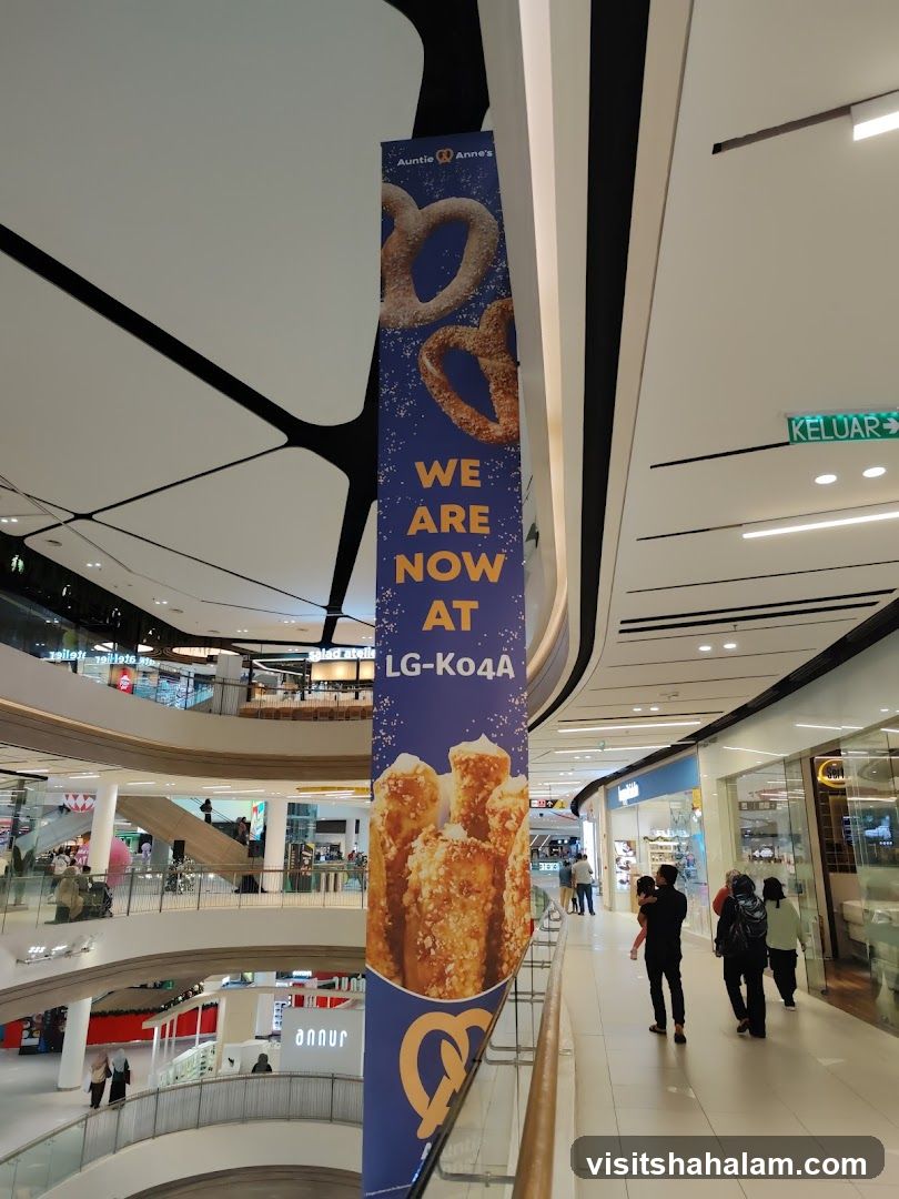Auntie Anne's Mall Advertisement