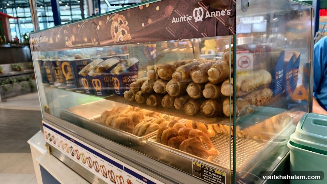 Auntie Anne's Pretzel Display