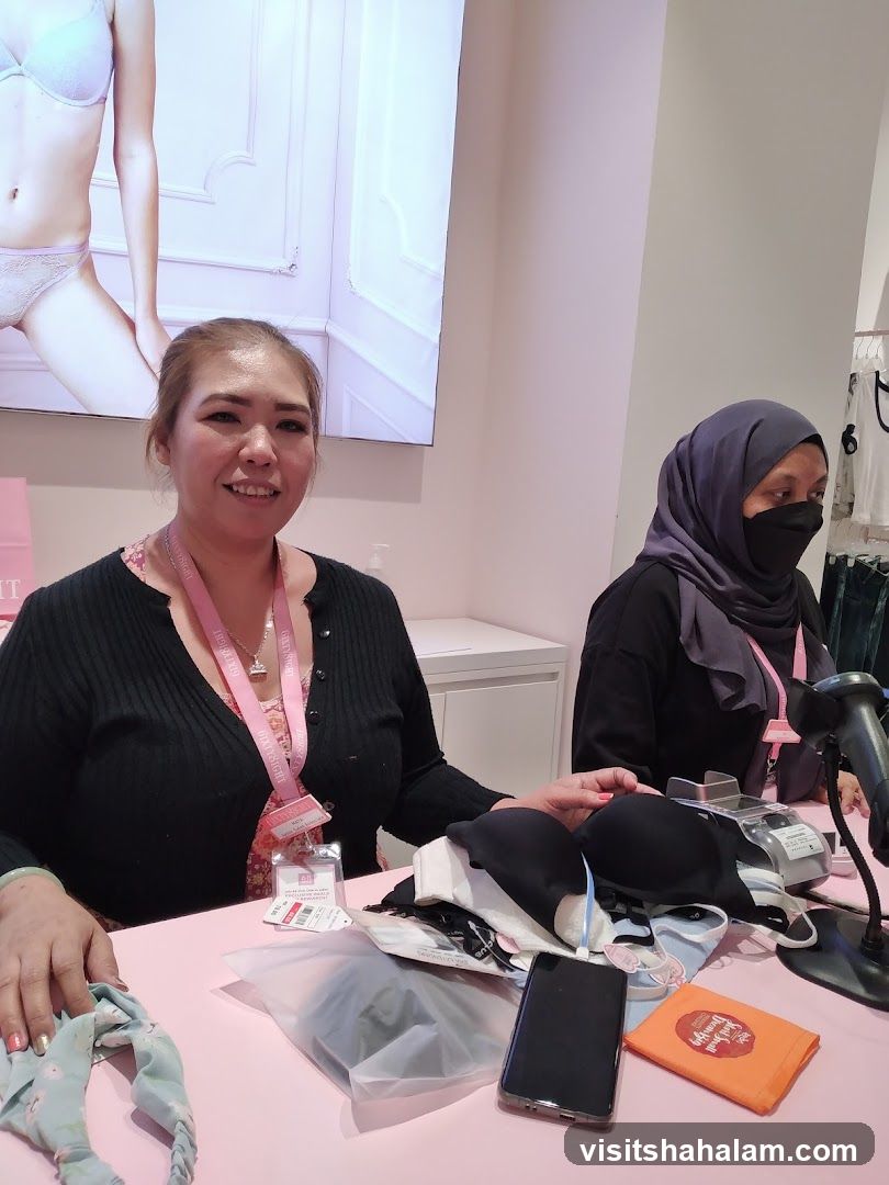 Retail workers at a counter