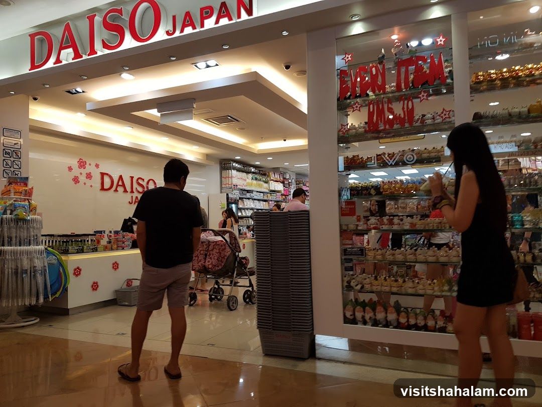 Daiso Japan Storefront