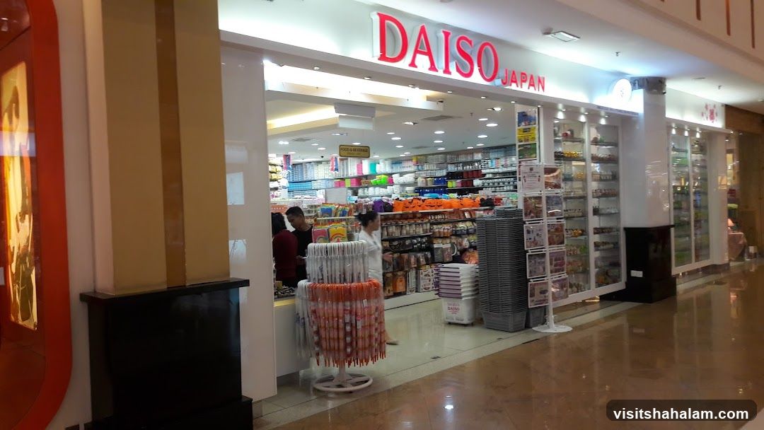 Daiso Japan Storefront