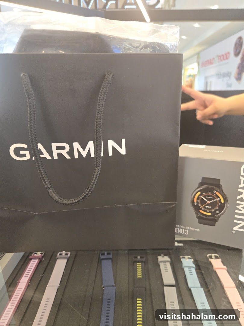 Garmin Shopping Bag and Smartwatch