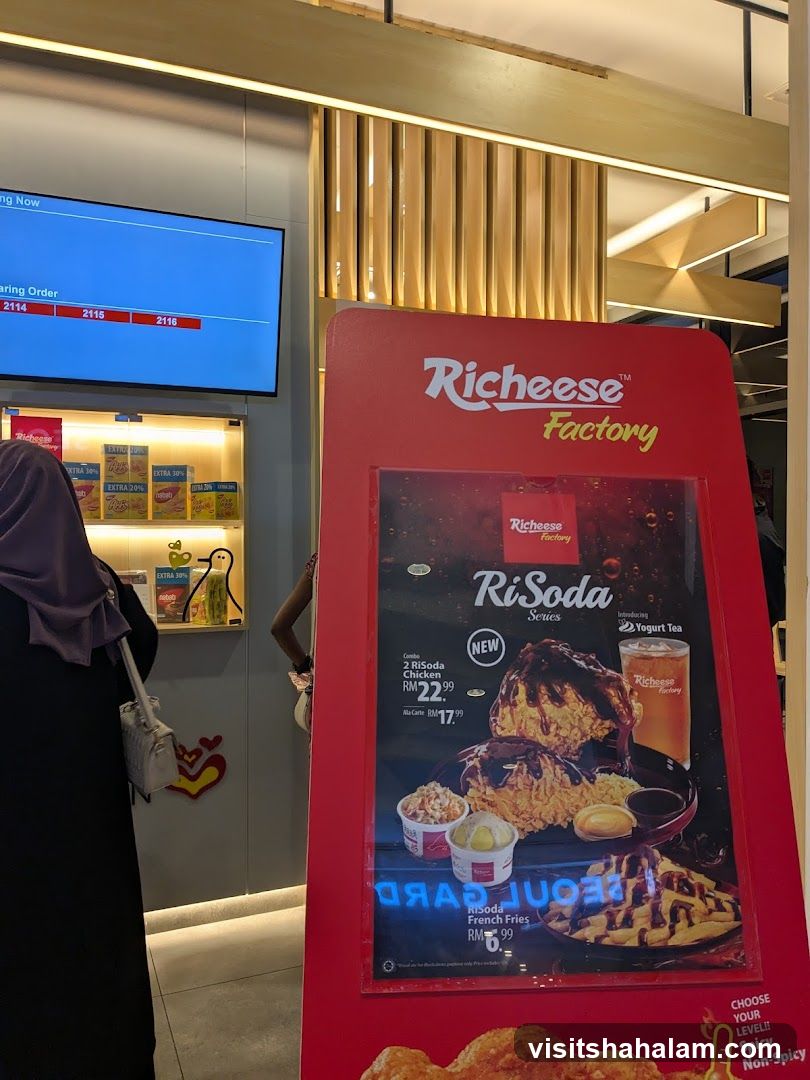 Richeese Factory Menu Display