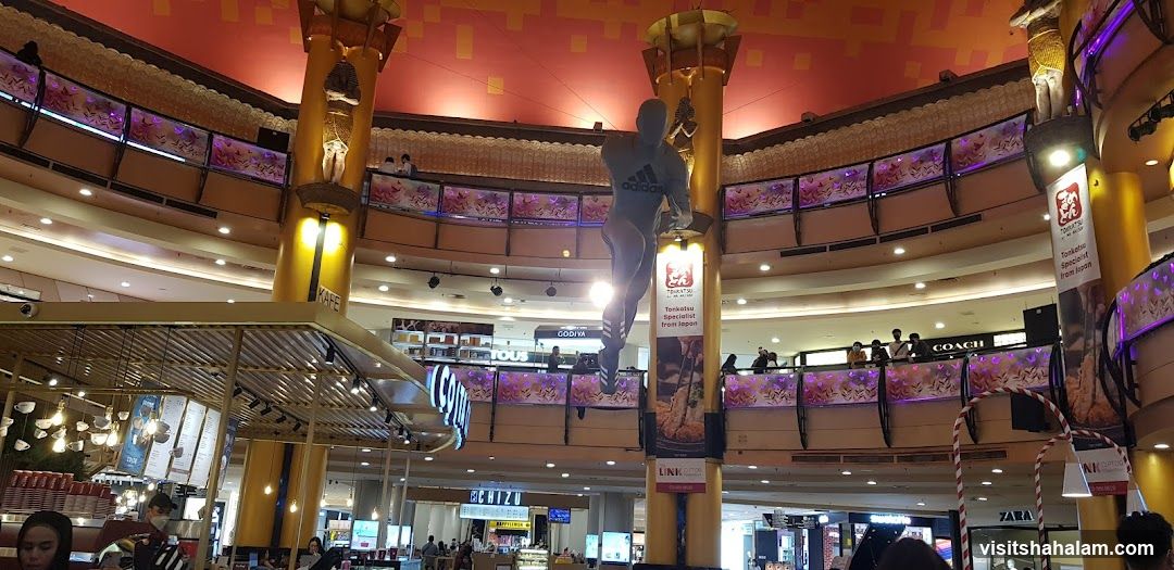Indoor shopping mall atrium
