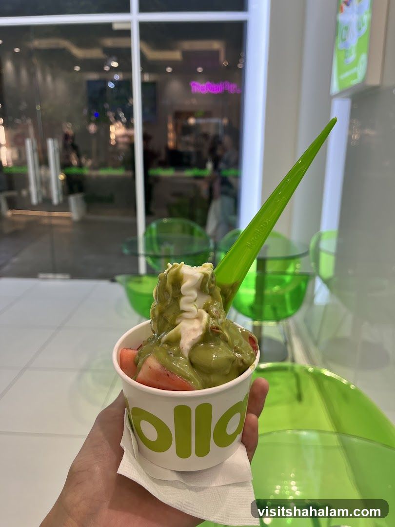 Frozen Yogurt with Strawberries