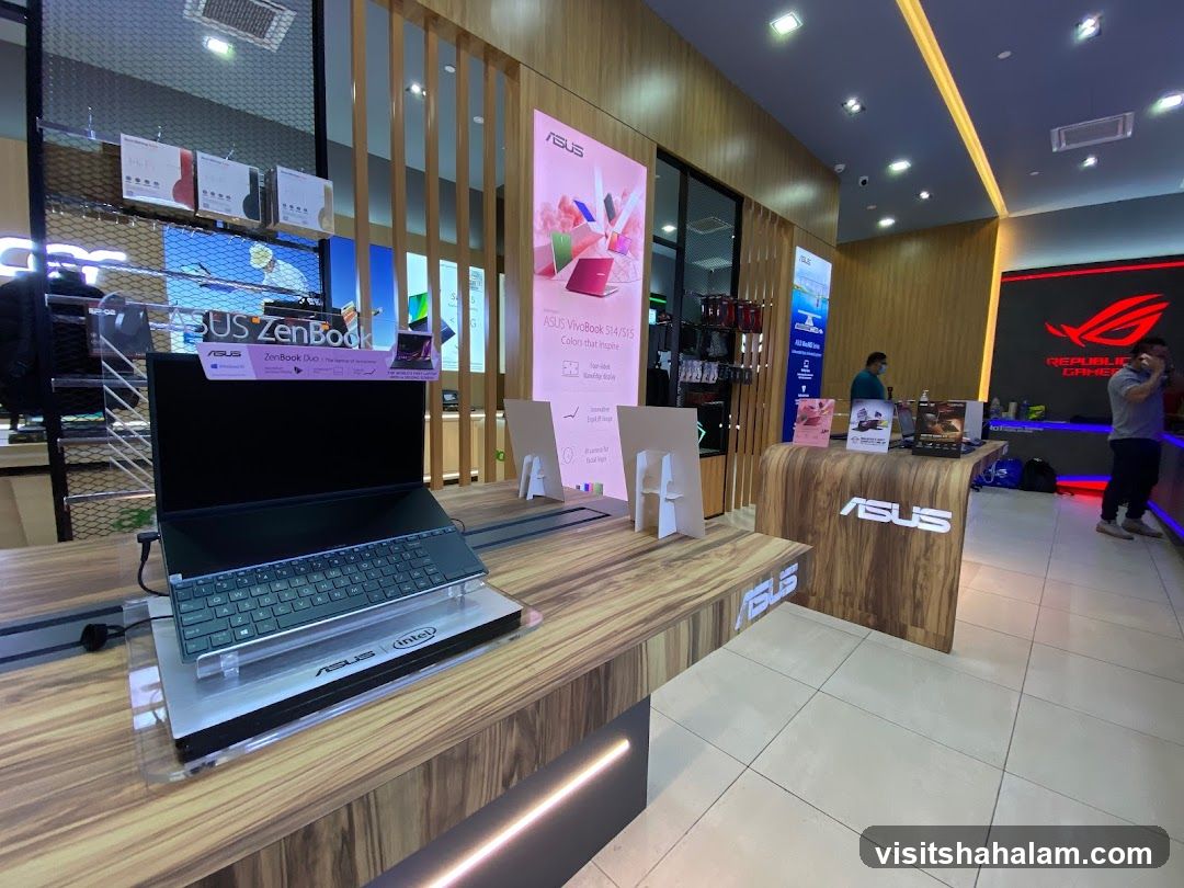 ASUS Store Interior