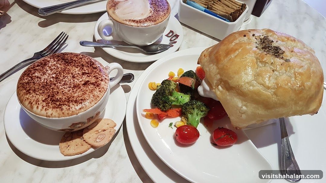 Caffeinated Drinks and Savory Pastry