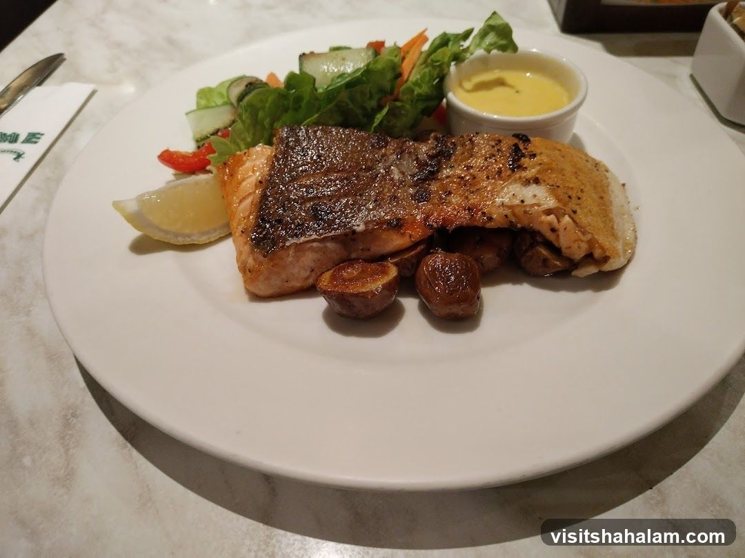 Salmon with roasted potatoes and salad