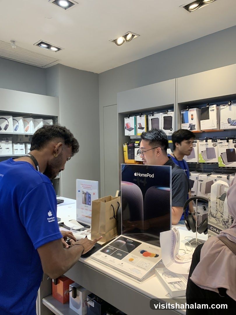 Apple Store Interior